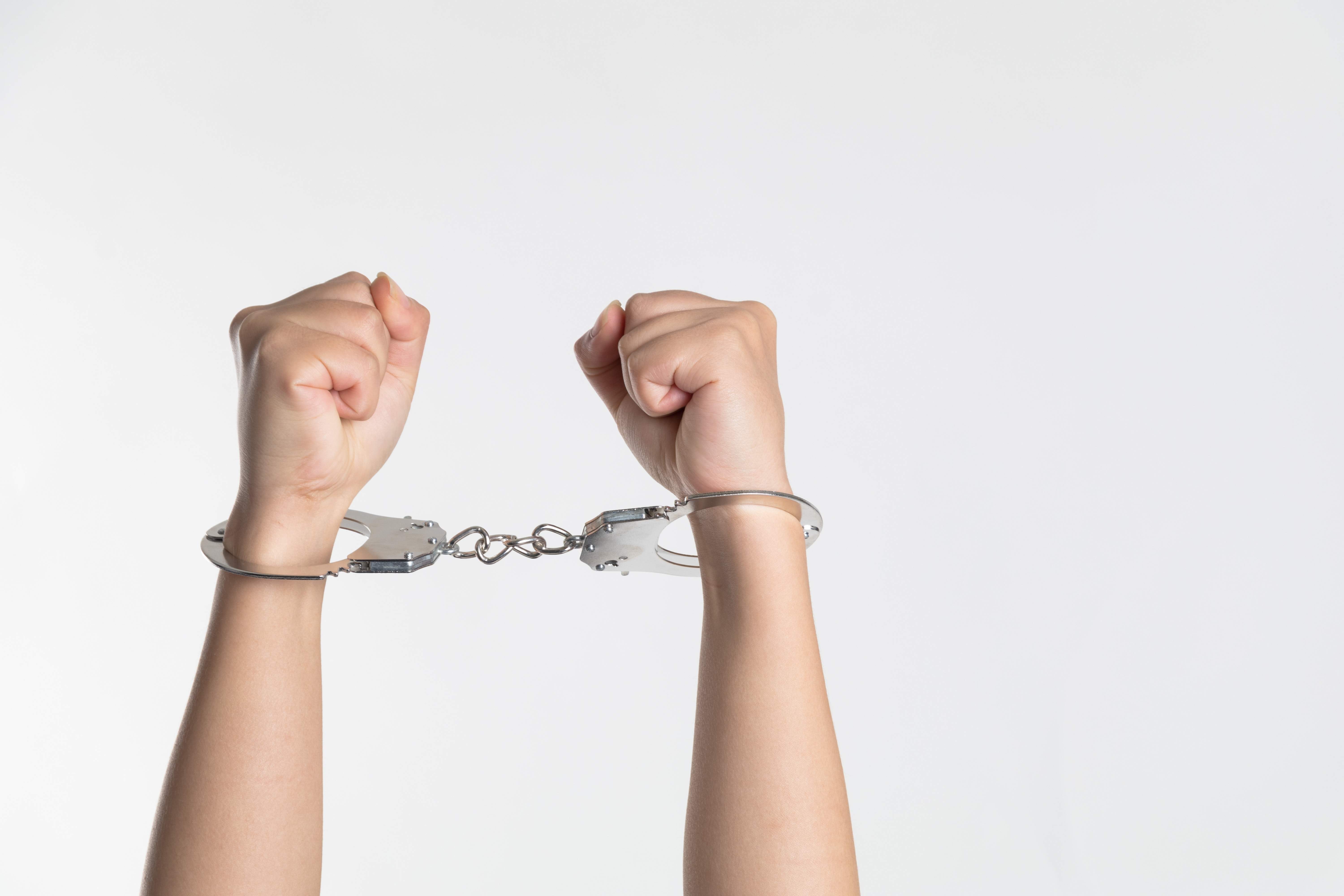 handcuff handcuff